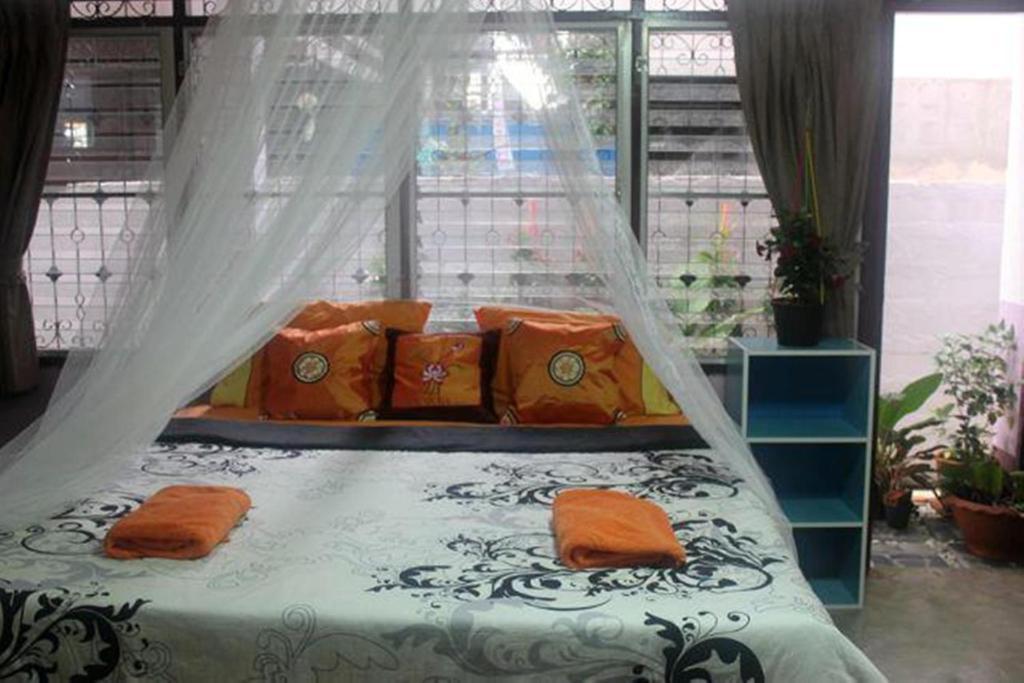 הוסטל צ'יאנג מאי Kikie'S House חדר תמונה